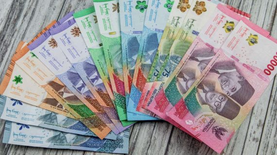 UANG KAMPANYE: SEDEKAH, HADIAH ATAU RISYWAH?